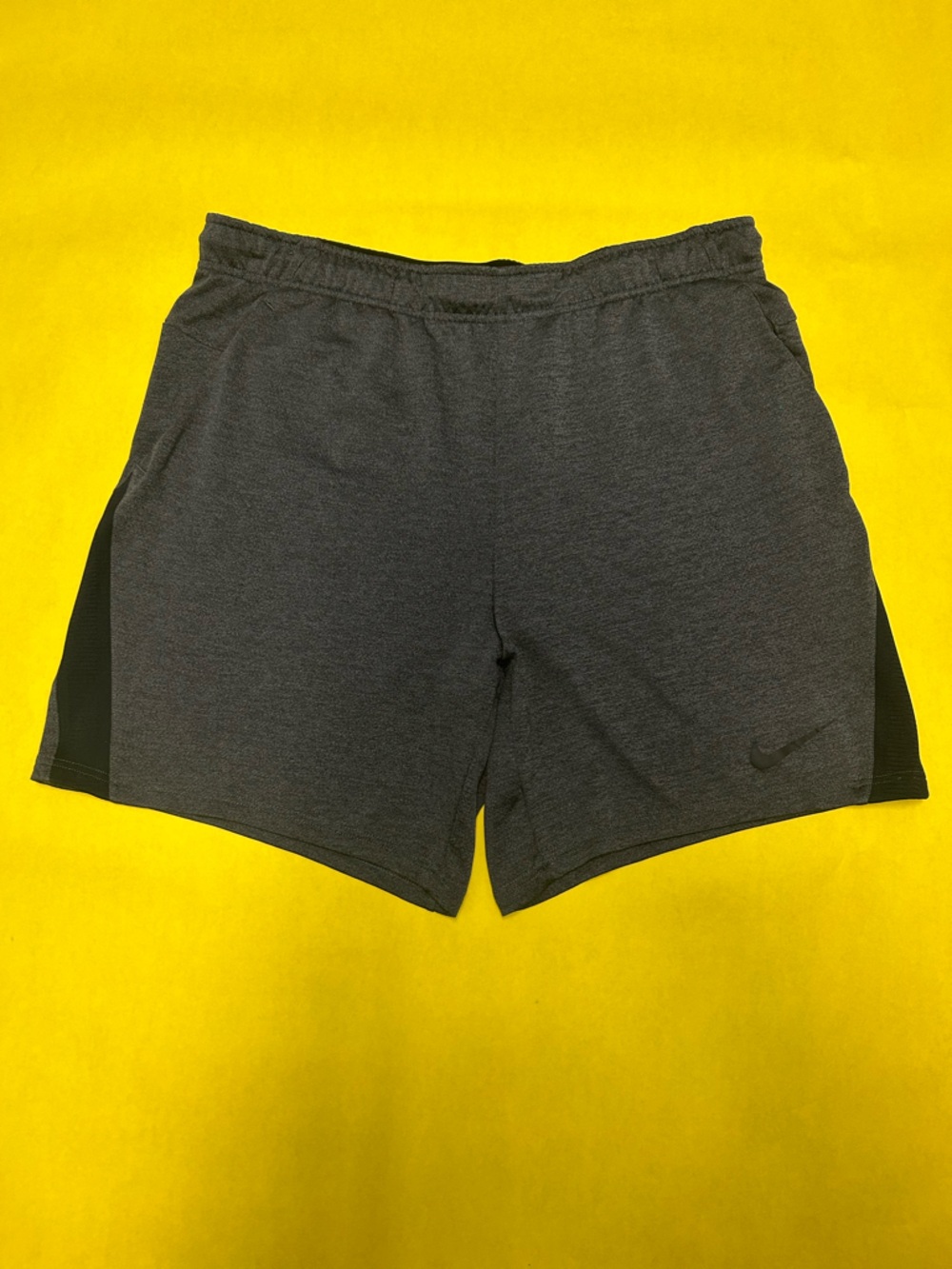 Men’s Nike Dri Fit  Performance Athletic Shorts with Pockets - Charcoal Gray